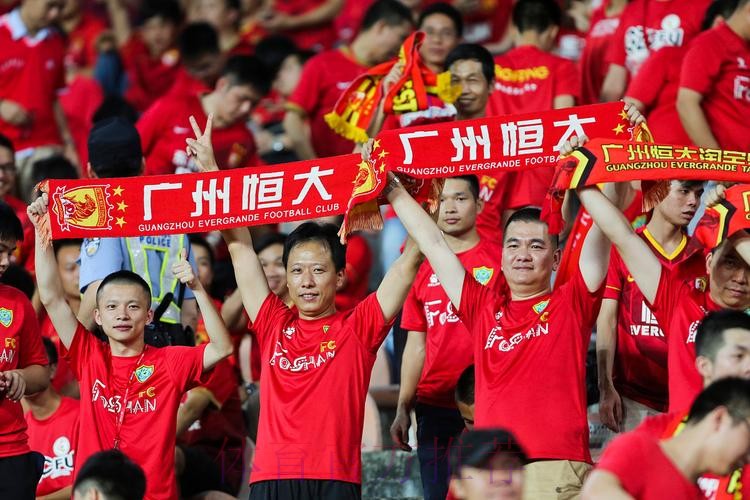 中超颁奖大会各奖项名花有主 恒大成为最大赢家 中超颁奖大会各奖项名花有主 恒大成为最大赢家